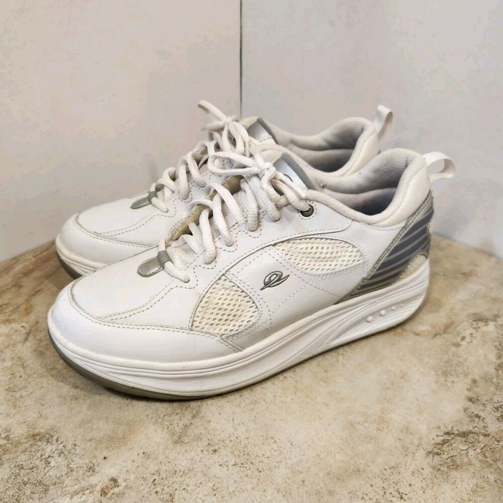 Easy Spirit Anti-Gravity "Get Up and Go" White Walking Sneakers - Women's size 9